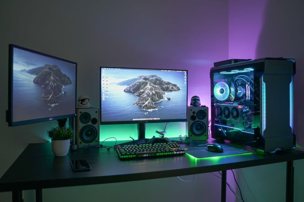 Tech Advancements Every Streamer Needs 1 PC gaming setup on desk