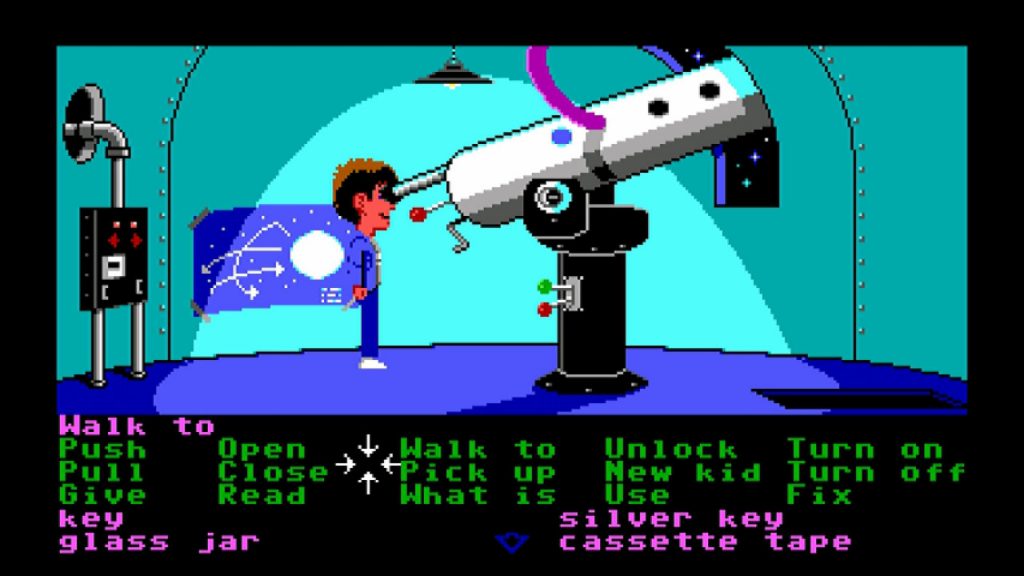Dave looks through a telescope with a smile in Maniac Mansion by Lucasfilm Games